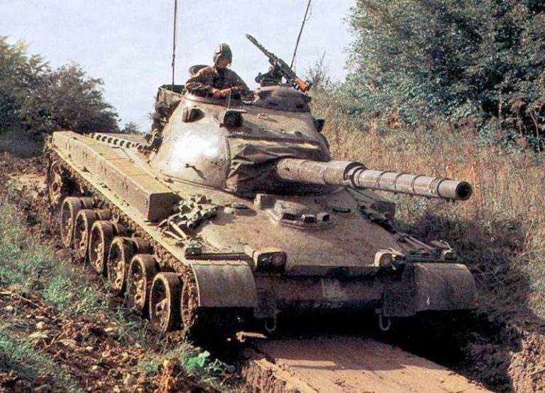  Серийный танк Panzer 68 на полигоне. Фото Globalsecurity.org