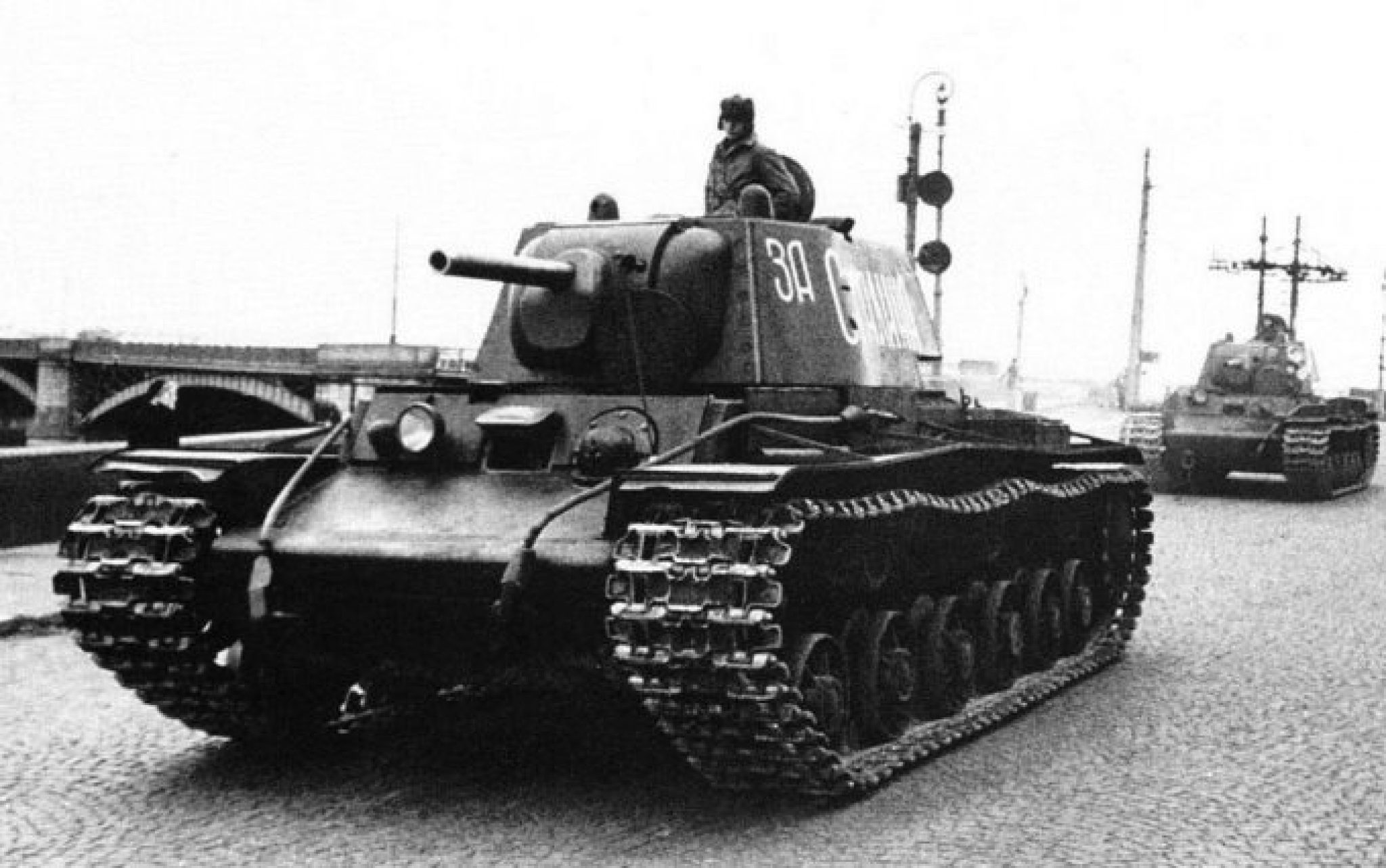 Телевизор кв 1. Танк кв 1941. Кв-1 1942 года. Танк кв-1 образца 1941 года. Тяжелый танк кв-1с.