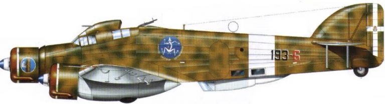     Итальянский средний бомбардировщик Savoia Marchetti SM.79 Sparviero. Название переводится как «Ястреб-перепелятник».