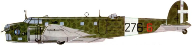       Итальянский средний бомбардировщик Fiat BR.20 Cicogna. Название переводится как «Аист».