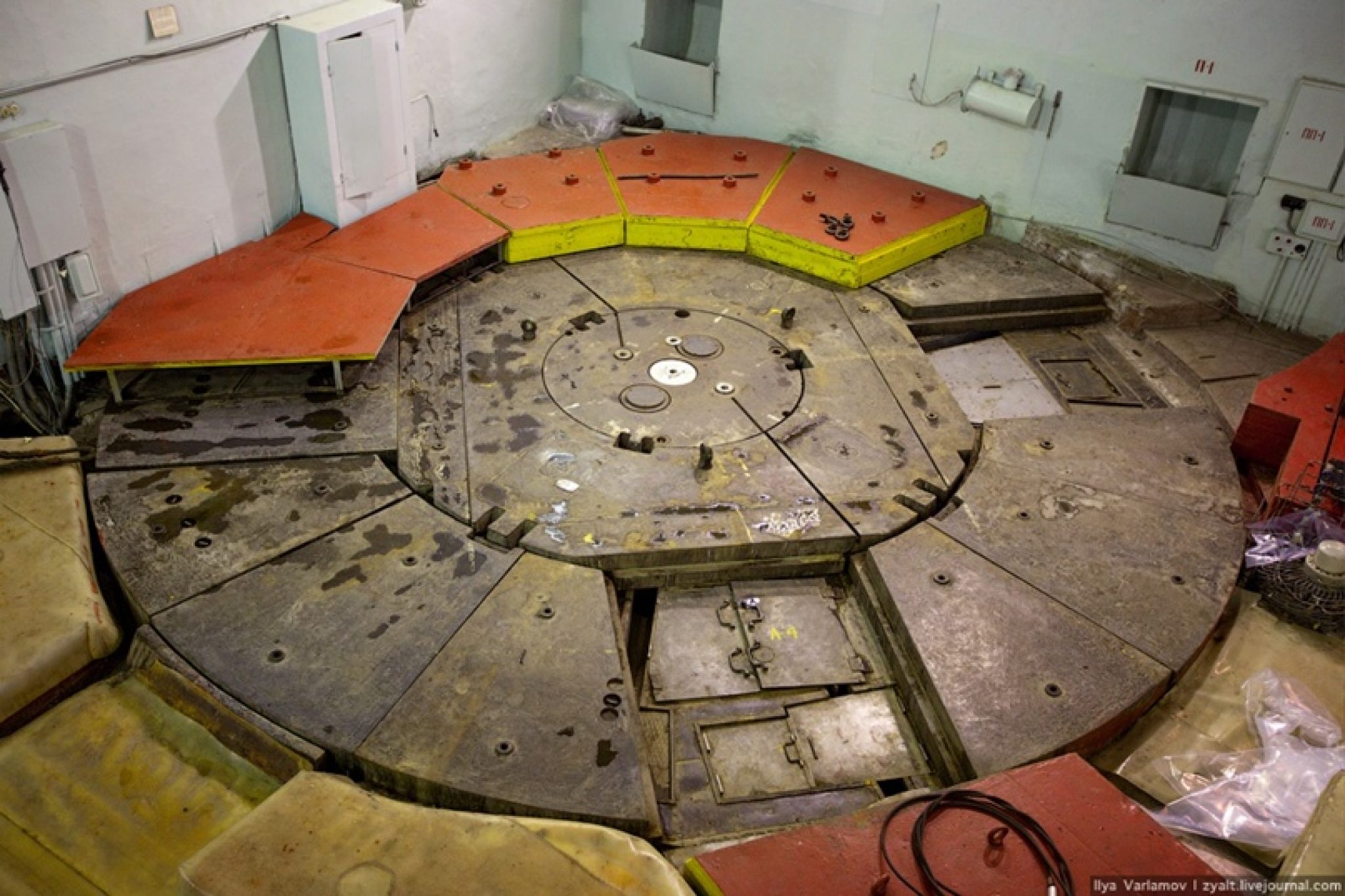 Самый первый реактор в мире