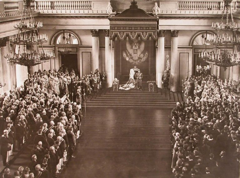 Попаданец в Николая II.Конституция