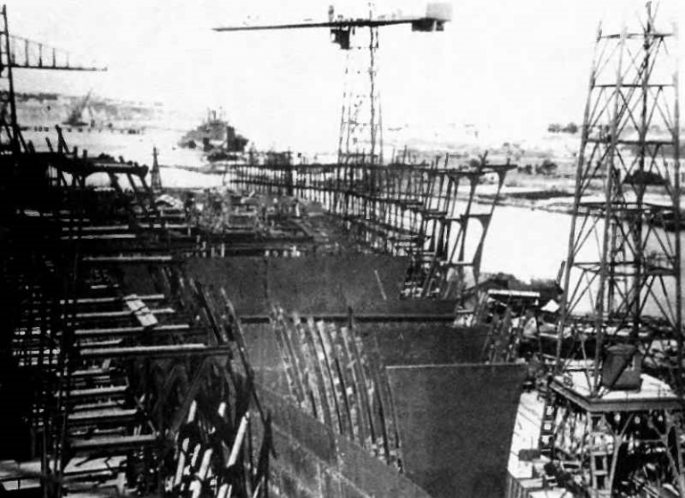       Тяжелый крейсер «Севастополь» в постройке