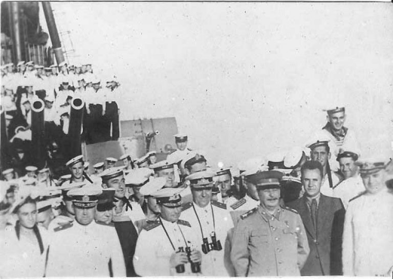  Сталин, Косыгин, Юмашев и Октябрьский на борту КРЛ "Молотов”, 19.08.1947г.