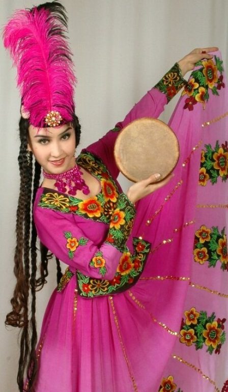       Эльмира Сайдуллаева - уйгурская танцовщица