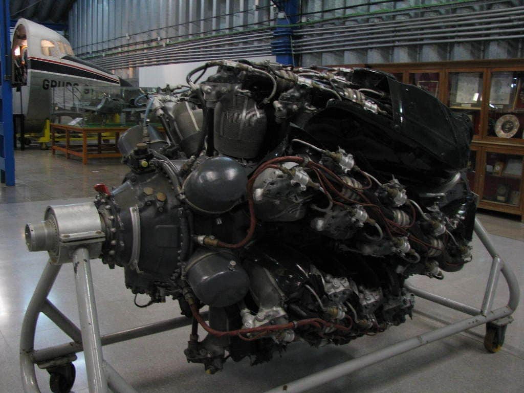 28 Цилиндровый двигатель Pratt Whitney aircraft engine