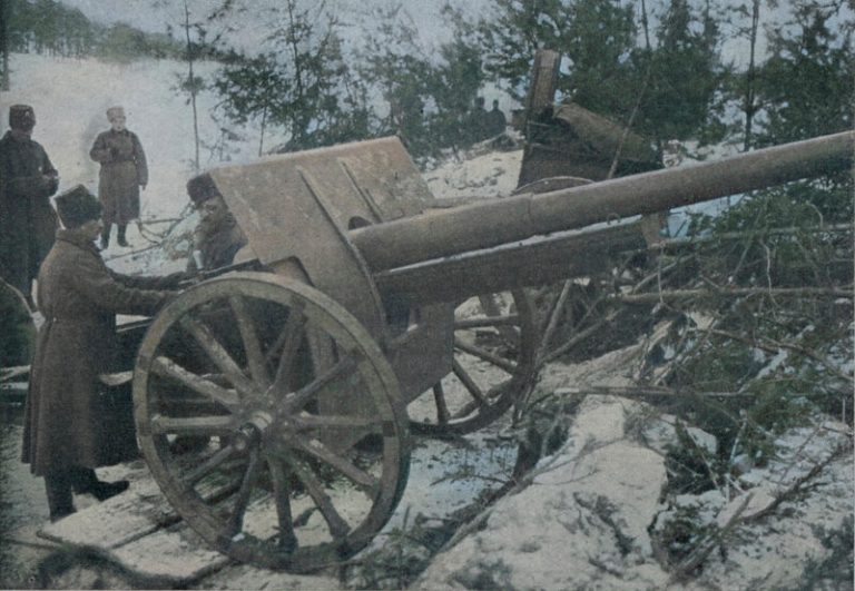       42-линейная пушка обр. 1910 года на позиции в годы первой мировой войны