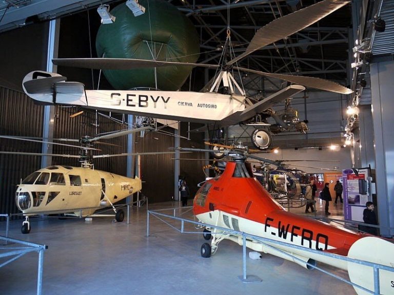  Cierva C.8L-II (G-EBYY), SO.1100 Ariel II (F-WFRQ), Breguet G-111 (F-WFKC), в зале вертолетов во Французском музее авиации и космонавтики (Musée de l ' Air et de l'Espace), Ле Бурже (Франция).
