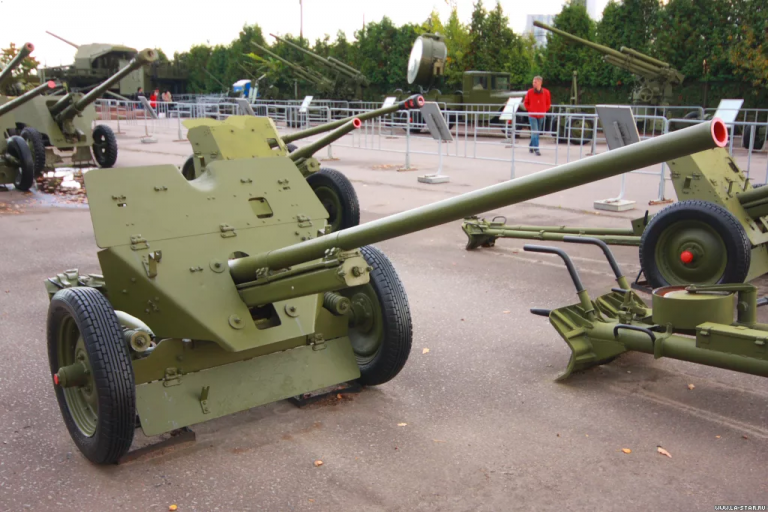  Опытная 45-мм ПТП М-6. 
