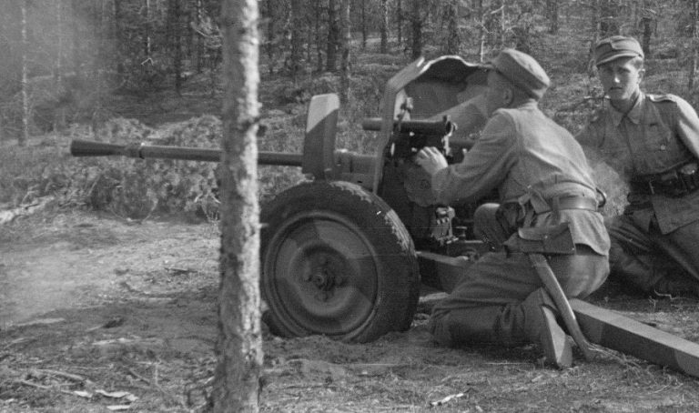 В финской армии пушка Canon 25 mm S.A. Mle 1934 обозначалась как 25 PstK/34. SA-kuva, фото № 963