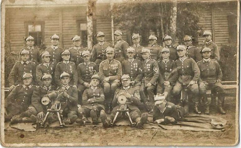       штурмовая рота конной бригады польских улан с крупнокалиберными пулеметами