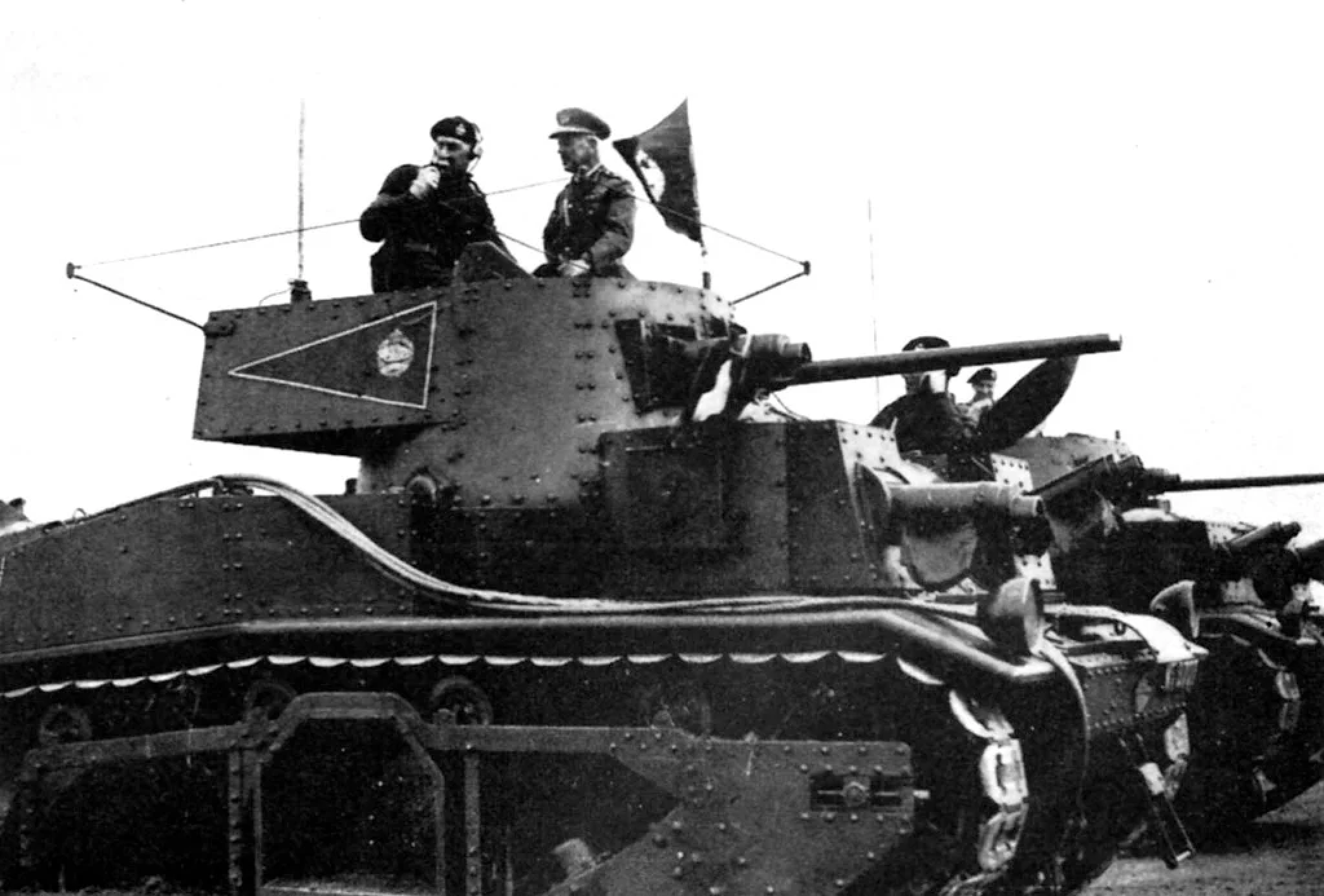 Орлик танкист 1939 польский. Виккерс а6 танк. Т-54 танковая дивизия. Танковая 20. Танковая 20.