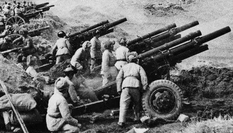    Артиллерия Гоминьдана в ходе оборонительных боёв в Шаньхайгуане.