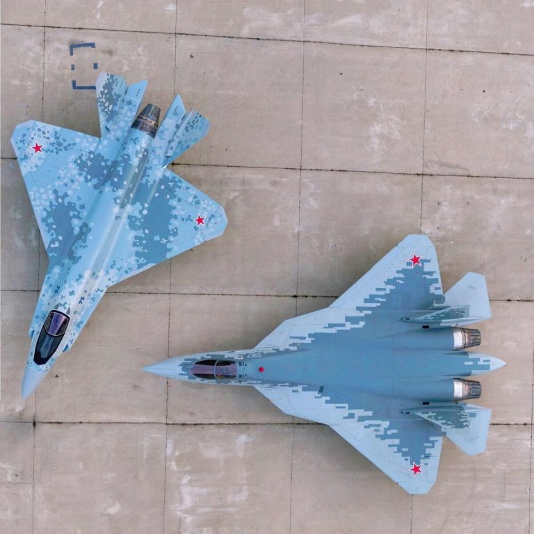  Су-75 и Су-57Э, вид сверху