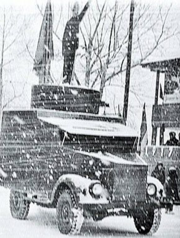 Ленинский броневик на базе ГАЗ-69 в в Быстром Истоке, Алтайский край, 1967 г. 7 ноября 1967 г. фото: ГрузовикПресс