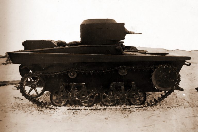 Общий вид Т-37А с установкой ШКАС, 1935 год. РГВА