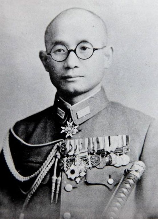 Цудзи Масанобу. Был одним из самых активных разжигателей войны. Источник - Википедия