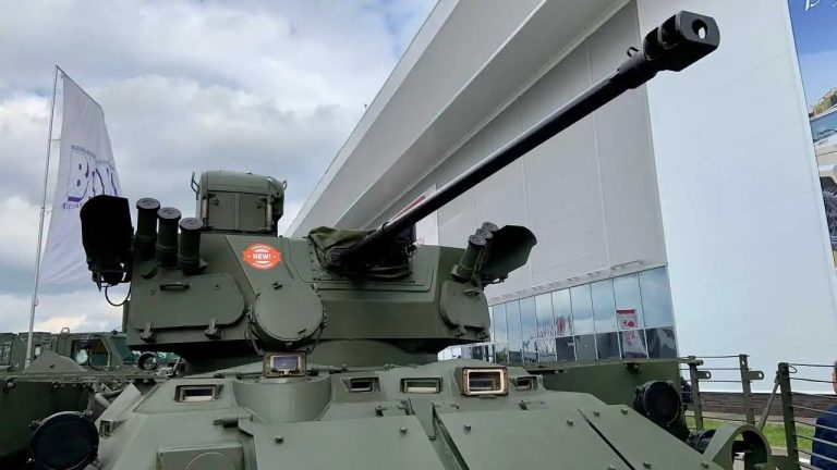 Главные оборонные новинки России 2021 года в области автомобилей и другой колёсной техники