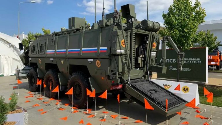 Главные оборонные новинки России 2021 года в области автомобилей и другой колёсной техники