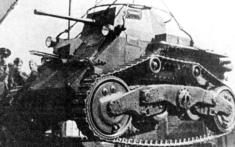 Венгерский лёгкий колёсно-гусеничный танк V-4
