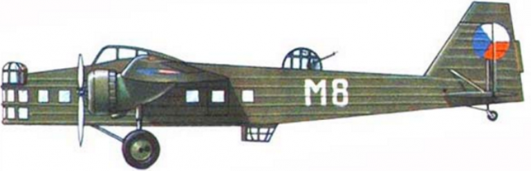  Тяжёлый бомбардировщик Aero/Bloch MB.200. Скорость — 280 км/час, дальность полета — 1100 км, практический потолок — 8000 м, экипаж — 6 человек, вооружение — пять пулеметов, 600 кг бомб.