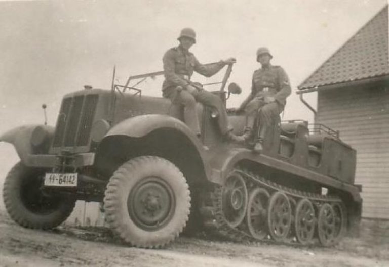 Тягач Sd.Kfz. 6 (вариант BN 9), на шасси которого создавалась САУ chaosbunker.de