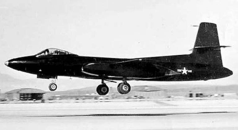 опытный истребитель-перехватчик Curtiss XF-87 Blackhawk