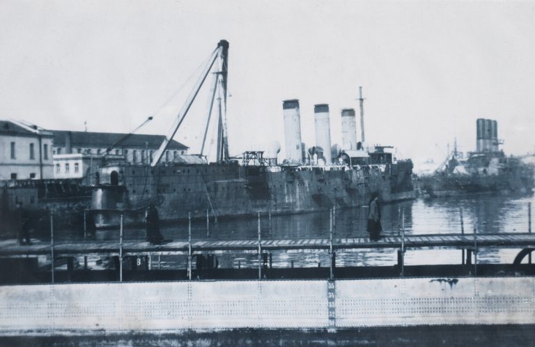  Крейсер «Очаков» на достройке, Севастополь, 1903 год