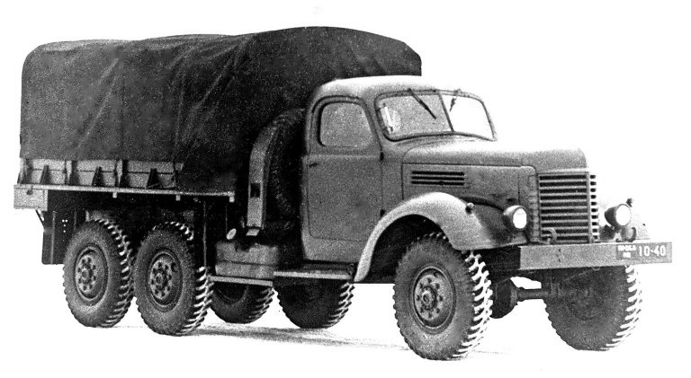 Прототип военного автомобиля ЗИС-151-1 на односкатных колёсах и с облицовкой от ЗИС-150. Осень 1946 года