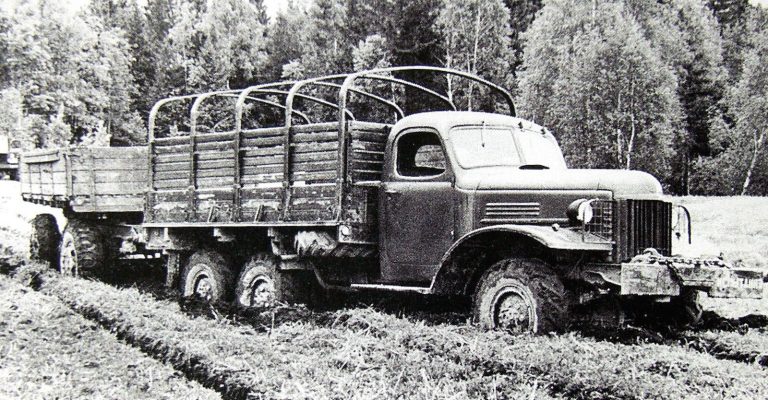 Испытания пробного облегченного грузовика ЗИС-121Г с односкатной ошиновкой всех колёс без подкачки шин. 1953 год