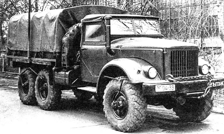  Экранированный армейский грузовик ЗИС-128 с системой регулирования давления в шинах. 1954-1955 гг.