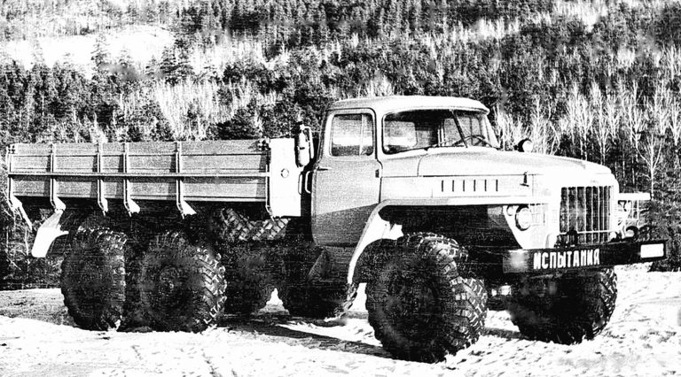 Прототип бортового грузовика УралЗИС-НАМИ-375 с жёсткой кабиной. 1958 год (архив УралАЗ)