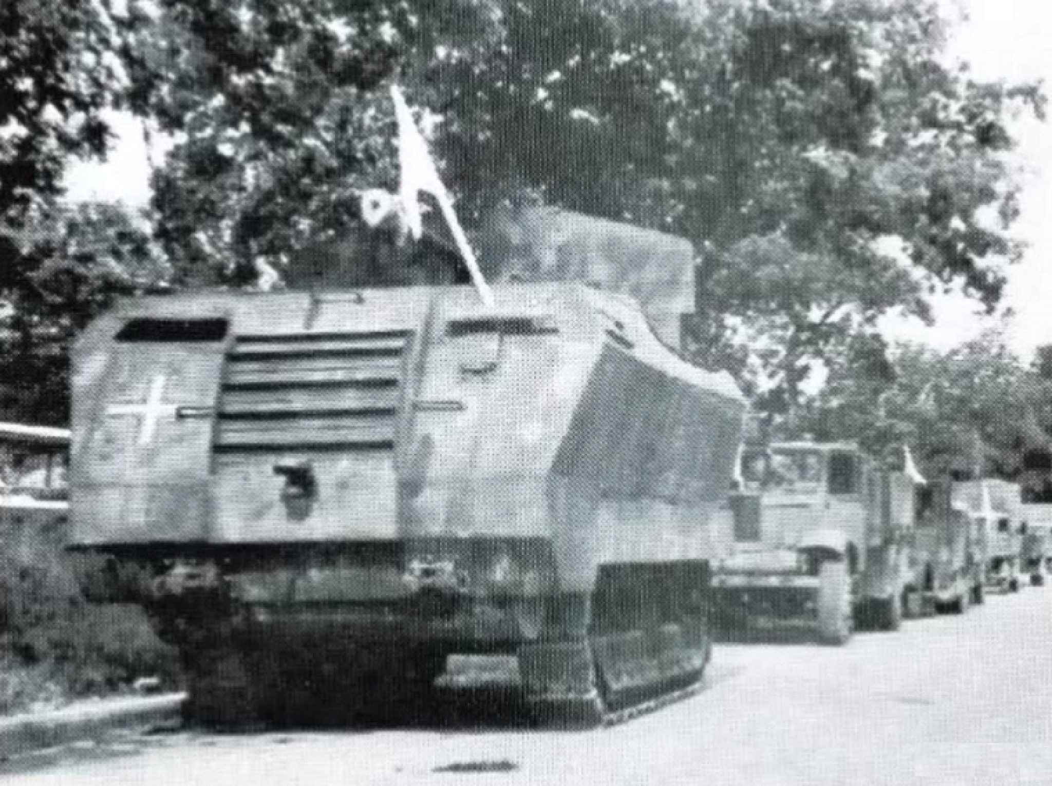 Немецкий гарнизон. Артиллерийский тягач Шнейдер. Schneider CD Artillery tractor. Трактор Шнайдер. Selbstfahrlafette Caterpillar.