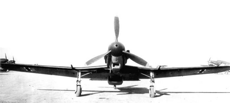 первый прототип опытного истребителя FIAT G-56 (MM-536)
