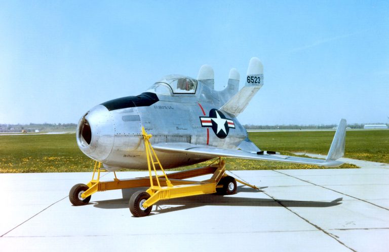   Истребитель McDonnell XF-85