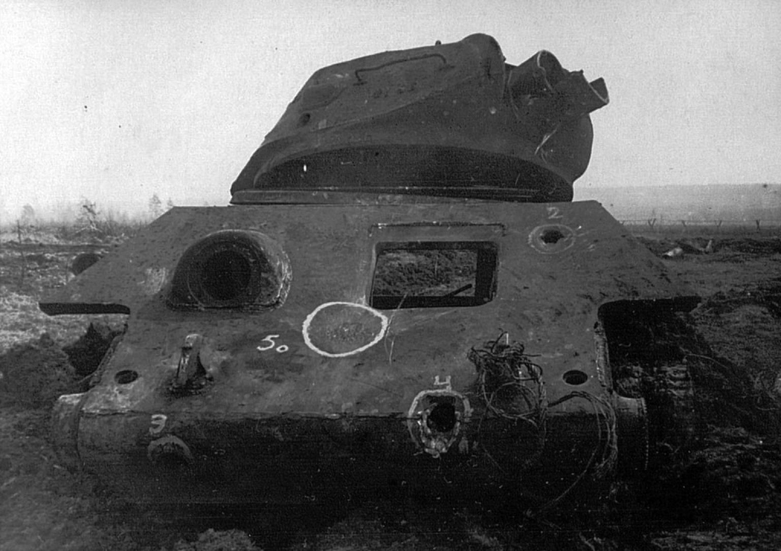 Танки пробитие брони. Т-34 С 88 мм пушкой KWK 36l/36. Т 34 после попадания снаряда тигра. Брони пробитие кв1.