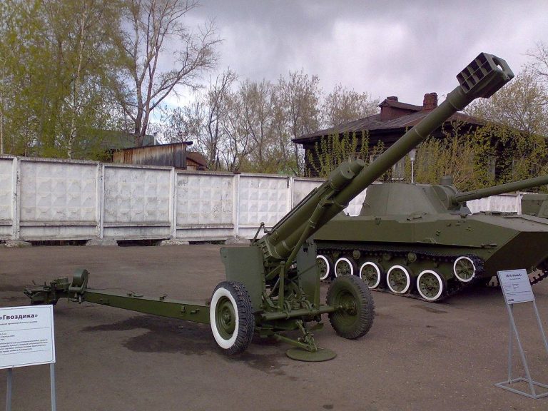 Буксируемое орудие 2Б16 «Нона-К». Россия
