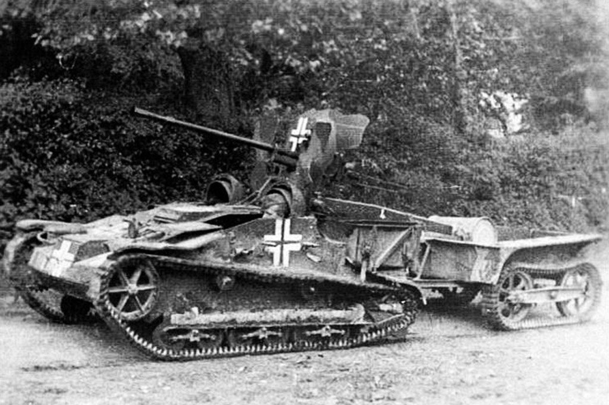 Ue f. Танкетка Renault UE. Танкетка Renault UE 2. Renault UE 3.7 cm Pak 36. Танкетка Рено вермахта.