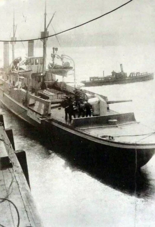  Минный крейсер "Фэйтин" - кормовое орудие и торпедный аппарат