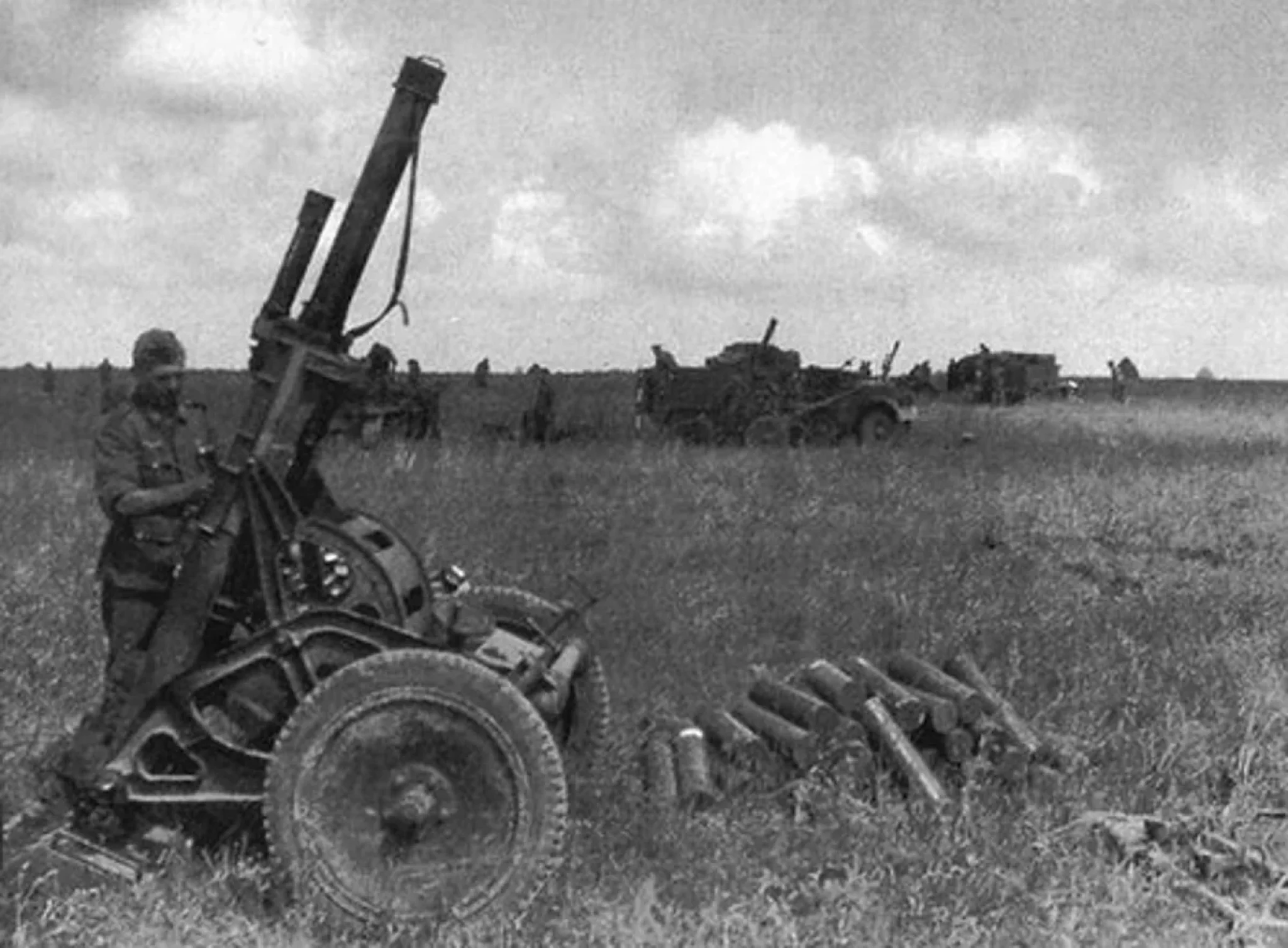 Немецкие минометы били по всей равнине. Немецкий 105-мм миномет 10 cm Nebelwerfer 40. Шестиствольный миномет вермахта. 105 Мм миномет вермахта. 10cm NB.W.35 от 10 cm Nebelwerfer 35.