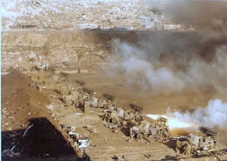 Египетские БМ-24М ведут огонь по израильтянам в войне 1973-го года