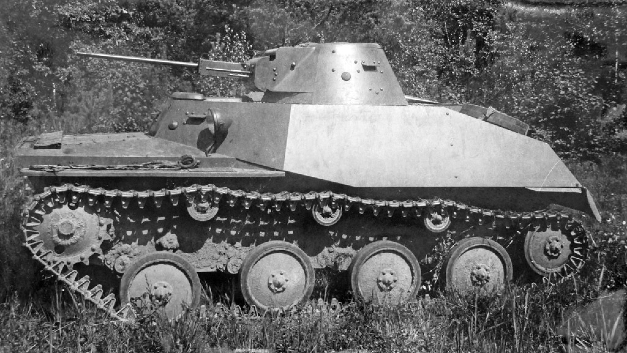 Легкий т 40. Т-40 танк СССР. Плавающий танк т-40. Т-40 лёгкий танк. Легкий плавающий танк т-40.