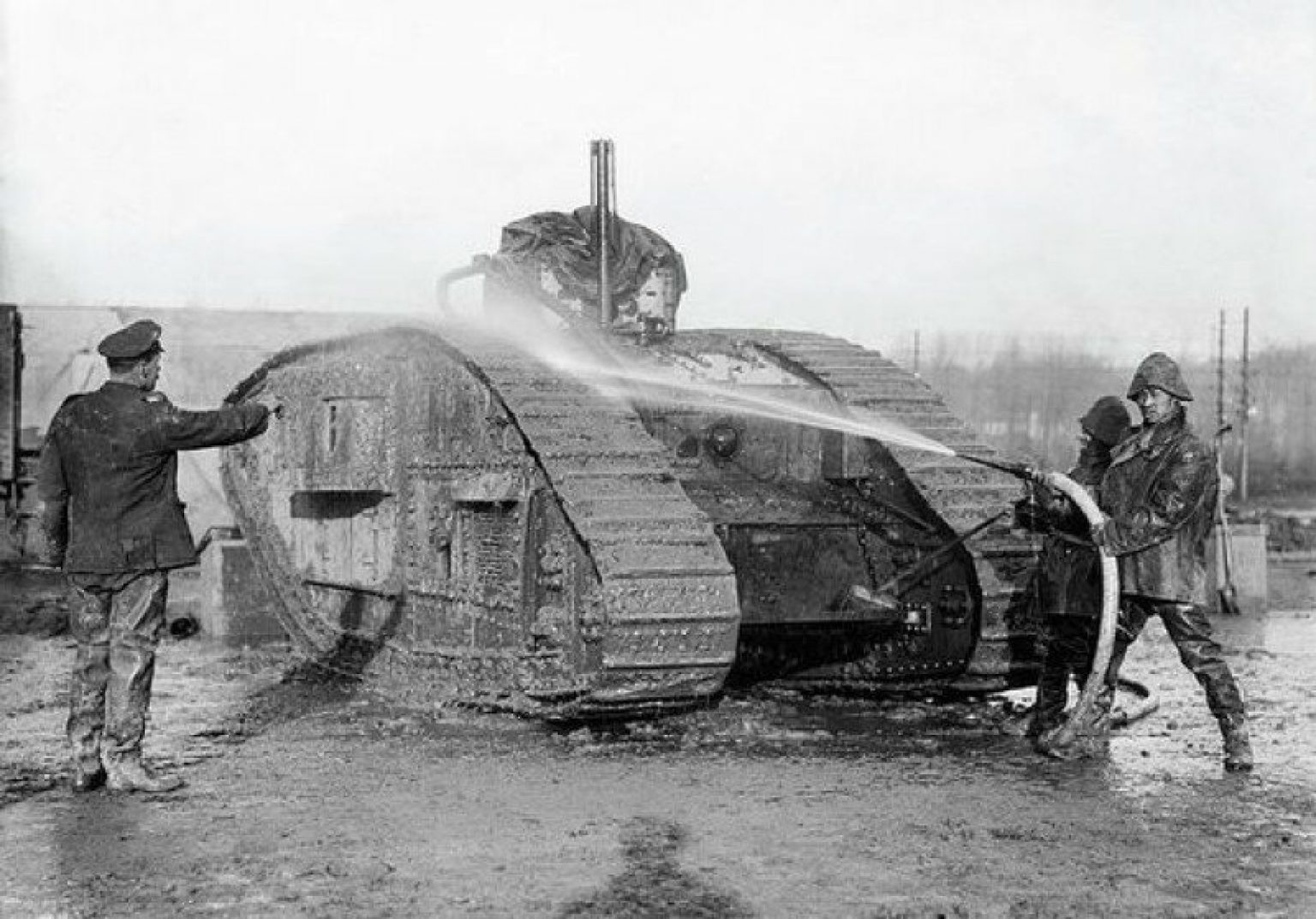 Танки первой мировой. Танк ww1. Австро венгерские танки первой мировой. Великобританский танк 1 мировой войны. Танки 1 мировой войны Марк 5.