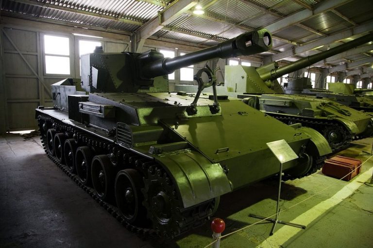   152-мм САУ СУ-152Г в Кубинке