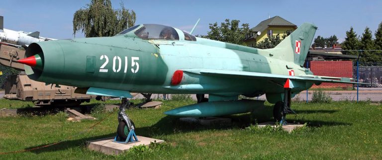        Польский МиГ-21Ф-13 в музейной экспозиции