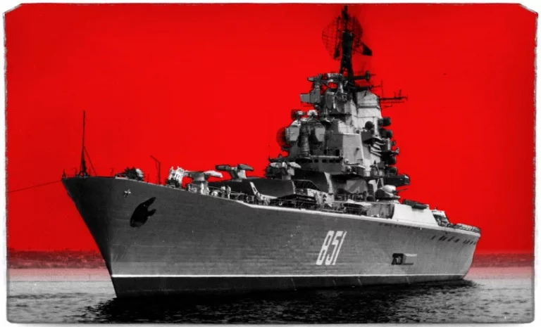       В кадре противолодочный крейсер проекта 1123 "Кондор", если быть точным "Москва". Выведен из состава флота в 1996 году, прослужив тем самым почти 3 десятка лет.