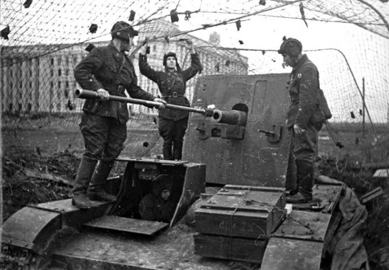  Т-26-6 на позиции в осаждённом Ленинграде