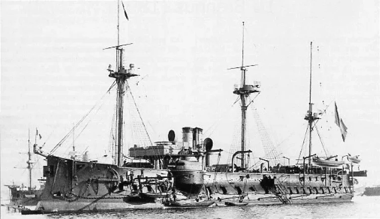 Французский броненосец Баярд (5915 т). Флагман адмирала Курбе в китайско-французской войне 1884-1885 гг.