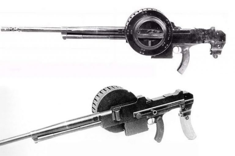 7,5-мм пулемёт Райбеля образца 1931 г. Питание шло от 150-зарядных магазинов.