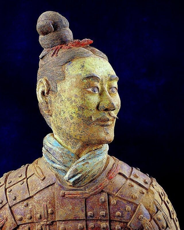 Фигура солдата с сохранившимися следами изначальной раскраски. style.sina.com.cn